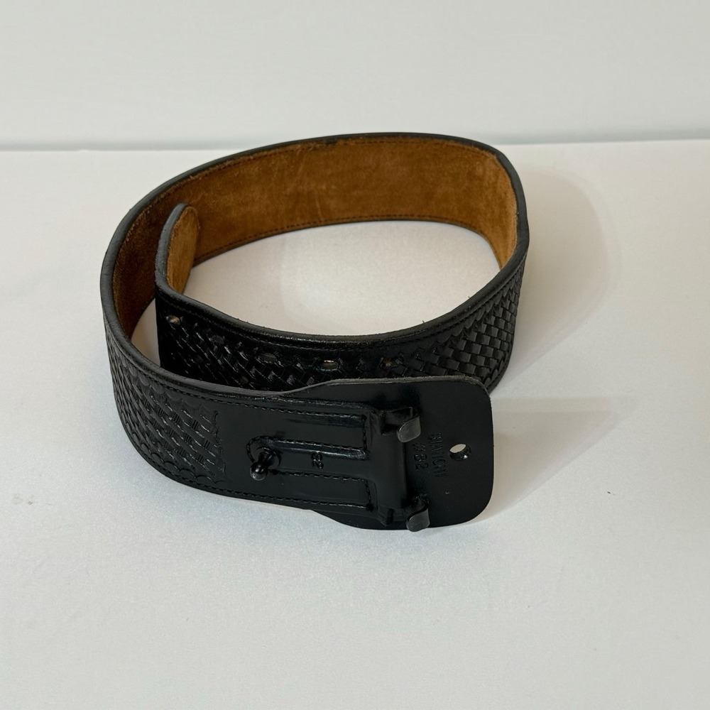 Bianchi #B2 Black Leather Gun Duty Belt Public Safety Size 32 Unisex 2.25" Wide